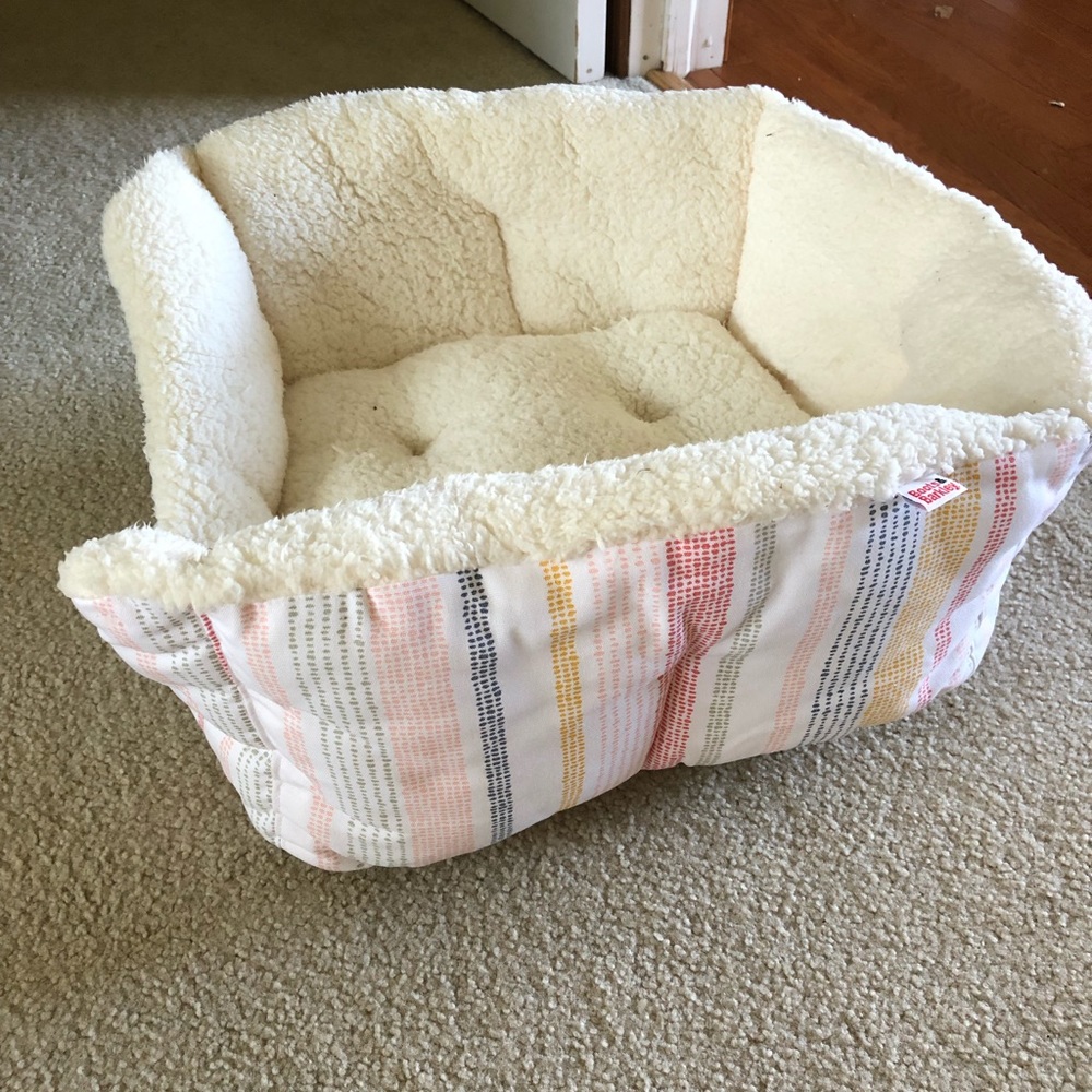 Boots and Barkley Dog/cat bed